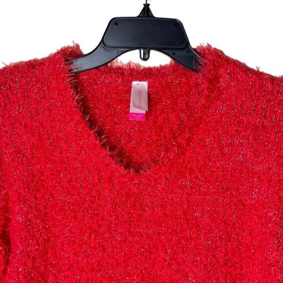 No Boundaries Eyelash Fuzzy Sweater in Red Metallic Threads XXL - Picture 4 of 12